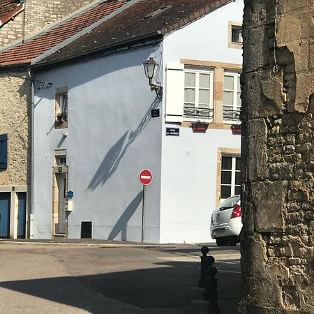 Le Gite Des Lumieres Langres Bagian luar foto