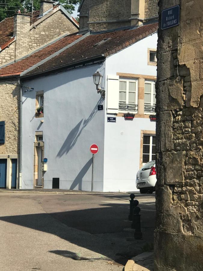 Le Gite Des Lumieres Langres Bagian luar foto